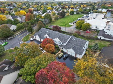 Gorgeous well-lit condo unit, flooded with natural light, a on The Links at Carillon in Illinois - for sale on GolfHomes.com, golf home, golf lot