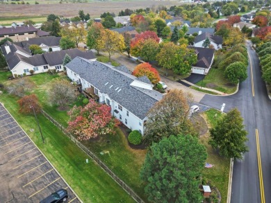 Gorgeous well-lit condo unit, flooded with natural light, a on The Links at Carillon in Illinois - for sale on GolfHomes.com, golf home, golf lot