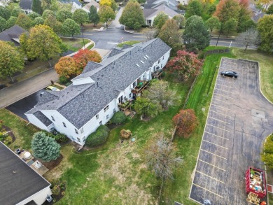 Gorgeous well-lit condo unit, flooded with natural light, a on The Links at Carillon in Illinois - for sale on GolfHomes.com, golf home, golf lot