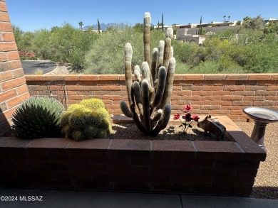 End unit! Bee Hive Fireplace! Fully furnished! Patio! This on Desert Hills Golf Club of Green Valley in Arizona - for sale on GolfHomes.com, golf home, golf lot