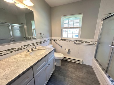 Welcome to this Baronet model that features two spacious on Leisure Village Golf Course in New York - for sale on GolfHomes.com, golf home, golf lot