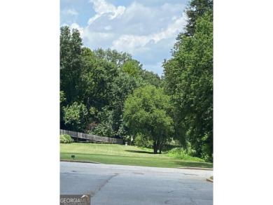 Great Opportunity!  Fixer-Upper! Selling *AS-IS*   3 Bedroom 2 on Cross Creek Golf Course in Georgia - for sale on GolfHomes.com, golf home, golf lot