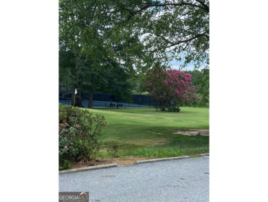 Great Opportunity!  Fixer-Upper! Selling *AS-IS*   3 Bedroom 2 on Cross Creek Golf Course in Georgia - for sale on GolfHomes.com, golf home, golf lot