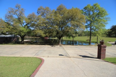 Beautiful home in the Twin Oaks subdivision! Twin Oaks is a on Laurel Country Club in Mississippi - for sale on GolfHomes.com, golf home, golf lot