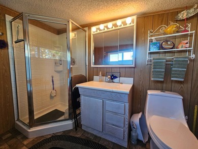 Discover the charm of this one-bedroom, two-bath home located on on Viewpoint Golf Resort in Arizona - for sale on GolfHomes.com, golf home, golf lot
