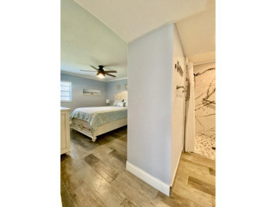 Step into this bright and inviting open concept 2 bedroom 2 Bath on Kings Point Golf -Flanders Way in Florida - for sale on GolfHomes.com, golf home, golf lot