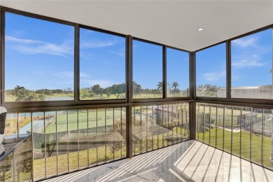 LUXURY LIVING AT ITS FINEST! This renovated 1-bed, 1.5-bath on Hollybrook Golf and Tennis Club  in Florida - for sale on GolfHomes.com, golf home, golf lot