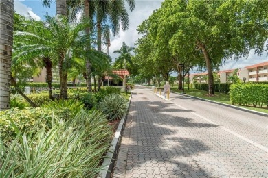 LUXURY LIVING AT ITS FINEST! This renovated 1-bed, 1.5-bath on Hollybrook Golf and Tennis Club  in Florida - for sale on GolfHomes.com, golf home, golf lot