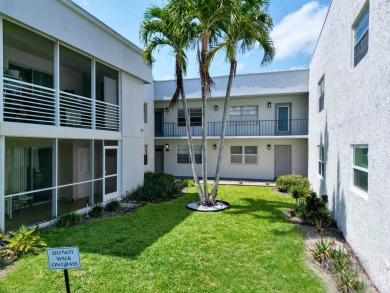 Step into this bright and inviting open concept 2 bedroom 2 Bath on Kings Point Golf -Flanders Way in Florida - for sale on GolfHomes.com, golf home, golf lot