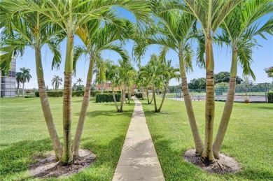 LUXURY LIVING AT ITS FINEST! This renovated 1-bed, 1.5-bath on Hollybrook Golf and Tennis Club  in Florida - for sale on GolfHomes.com, golf home, golf lot