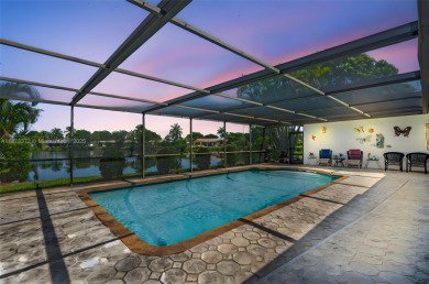 This charming 3-bed/2.5-bath home with a screened-in pool has a on Bonaventure Country Club in Florida - for sale on GolfHomes.com, golf home, golf lot