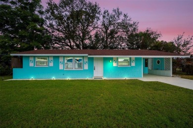 NEW PRICE!! NO HURRICANE DAMAGE OR FLOODING! EXTRAORDINARILY on Jacaranda West Country Club in Florida - for sale on GolfHomes.com, golf home, golf lot