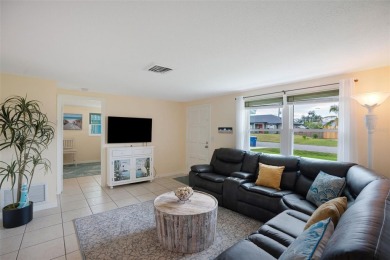 NEW PRICE!! NO HURRICANE DAMAGE OR FLOODING! EXTRAORDINARILY on Jacaranda West Country Club in Florida - for sale on GolfHomes.com, golf home, golf lot