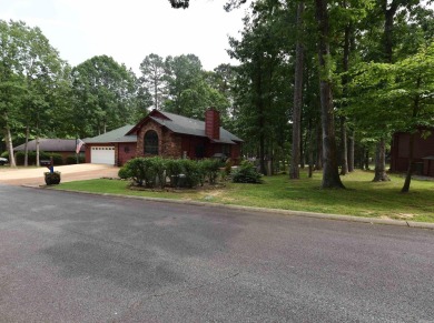 Welcome to this beautiful, 3-bedroom,1.5 bath home featuring on Indian Hills Country Club in Arkansas - for sale on GolfHomes.com, golf home, golf lot