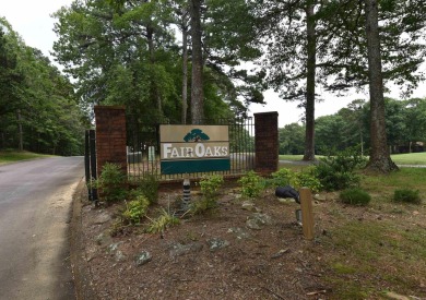 Welcome to this beautiful, 3-bedroom,1.5 bath home featuring on Indian Hills Country Club in Arkansas - for sale on GolfHomes.com, golf home, golf lot