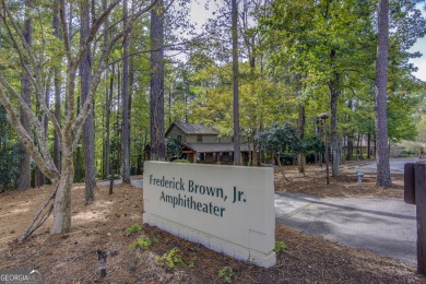 Beautiful home in highly sought-after Peachtree City and in the on Braelinn Golf Club in Georgia - for sale on GolfHomes.com, golf home, golf lot