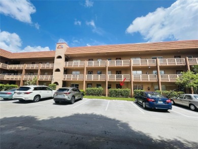 AMAZING 2/2 first floor condo in Sunrise Lakes! Quiet community on Sunrise Lakes Phase IV Golf Course in Florida - for sale on GolfHomes.com, golf home, golf lot