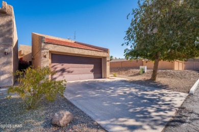 Desirable end unit at Stonebridge golf course community! on London Bridge Golf Course in Arizona - for sale on GolfHomes.com, golf home, golf lot