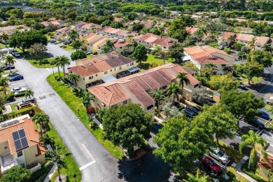 3/2.5 townhouse with attached garage with very low HOA located on Deer Creek Golf Club in Florida - for sale on GolfHomes.com, golf home, golf lot