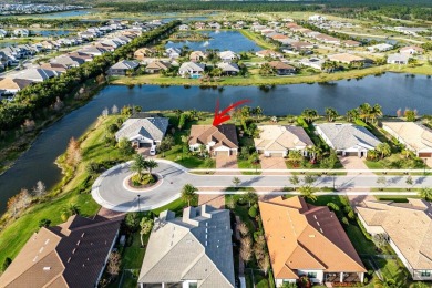 Buyer's Agents Welcome! This 1/3 Acre Waterfront Estate Home on Palm Beach Gardens Golf Course in Florida - for sale on GolfHomes.com, golf home, golf lot