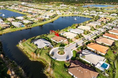 Buyer's Agents Welcome! This 1/3 Acre Waterfront Estate Home on Palm Beach Gardens Golf Course in Florida - for sale on GolfHomes.com, golf home, golf lot