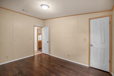 This Extra Clean, Bright home features 3 1/2 yrs old A/C, Metal on Zellwood Station Country Club in Florida - for sale on GolfHomes.com, golf home, golf lot