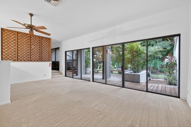 Amazing opportunity to own a 3 bedroom, 3 bath townhouse with an on Jonathans Landing Golf Club in Florida - for sale on GolfHomes.com, golf home, golf lot