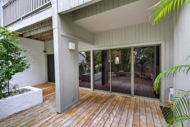 Amazing opportunity to own a 3 bedroom, 3 bath townhouse with an on Jonathans Landing Golf Club in Florida - for sale on GolfHomes.com, golf home, golf lot
