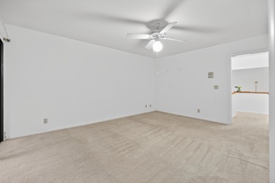 Amazing opportunity to own a 3 bedroom, 3 bath townhouse with an on Jonathans Landing Golf Club in Florida - for sale on GolfHomes.com, golf home, golf lot
