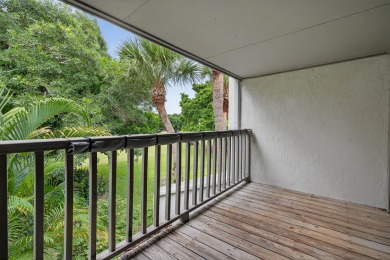 Amazing opportunity to own a 3 bedroom, 3 bath townhouse with an on Jonathans Landing Golf Club in Florida - for sale on GolfHomes.com, golf home, golf lot