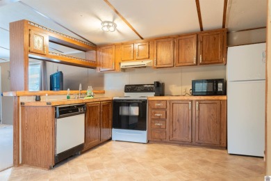 Cozy Weekend Getaway!  Escape to your own private retreat with on Mineral Mound Golf Course in Kentucky - for sale on GolfHomes.com, golf home, golf lot