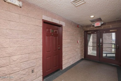 Welcome to this updated, fully furnished, corner penthouse unit! on London Bridge Golf Course in Arizona - for sale on GolfHomes.com, golf home, golf lot