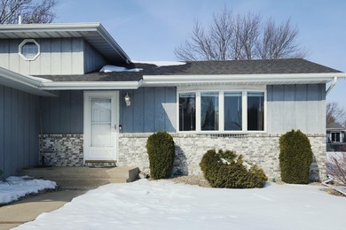 This beautifully maintained 4-bedroom, 2-bath tri-level home is on Lakes of the Four Seasons Country Club in Indiana - for sale on GolfHomes.com, golf home, golf lot