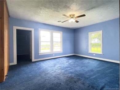 Tucked away just a couple of blocks from the SPAR Complex and on Frasch Park Golf Course in Louisiana - for sale on GolfHomes.com, golf home, golf lot