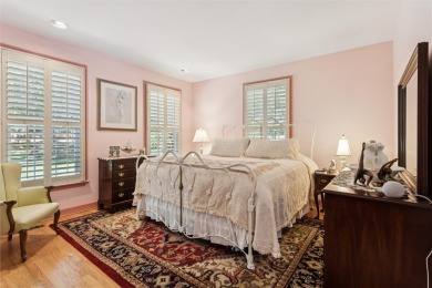Updated end-unit townhome overlooking the 17th tee of the Blue on Fords Colony Country Club in Virginia - for sale on GolfHomes.com, golf home, golf lot
