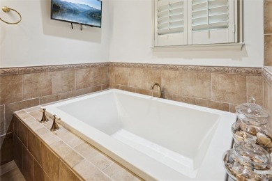 Updated end-unit townhome overlooking the 17th tee of the Blue on Fords Colony Country Club in Virginia - for sale on GolfHomes.com, golf home, golf lot