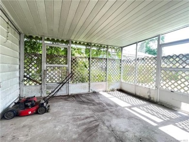 Tucked away just a couple of blocks from the SPAR Complex and on Frasch Park Golf Course in Louisiana - for sale on GolfHomes.com, golf home, golf lot