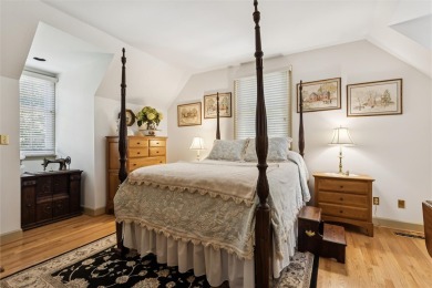 Updated end-unit townhome overlooking the 17th tee of the Blue on Fords Colony Country Club in Virginia - for sale on GolfHomes.com, golf home, golf lot