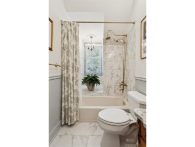 Updated end-unit townhome overlooking the 17th tee of the Blue on Fords Colony Country Club in Virginia - for sale on GolfHomes.com, golf home, golf lot