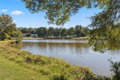 Updated end-unit townhome overlooking the 17th tee of the Blue on Fords Colony Country Club in Virginia - for sale on GolfHomes.com, golf home, golf lot