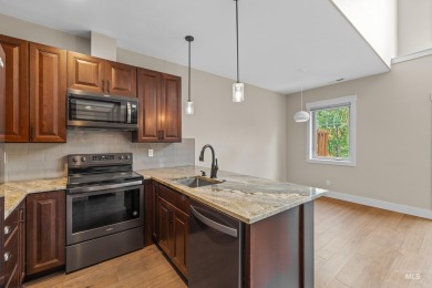 This condo is less than five years old and in perfect condition on McCall Municipal Golf Course in Idaho - for sale on GolfHomes.com, golf home, golf lot