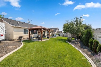 IMMACULATE and spacious single-level home on almost quarter-acre on Hunters Point Golf Club in Idaho - for sale on GolfHomes.com, golf home, golf lot