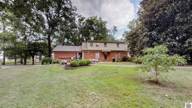 First time on the market! This one-owner timeless craftsman home on Oaks Country Club in Kentucky - for sale on GolfHomes.com, golf home, golf lot