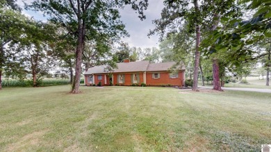 First time on the market! This one-owner timeless craftsman home on Oaks Country Club in Kentucky - for sale on GolfHomes.com, golf home, golf lot