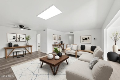 SMOKING DEAL! This beautifully updated 2 bed, 2 bath home with a on Sun City South Golf Course in Arizona - for sale on GolfHomes.com, golf home, golf lot