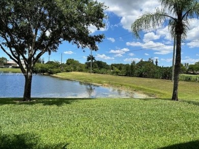 Beautiful condo in the heart of Pembroke Pines! First Floor on Pembroke Lakes Golf Club in Florida - for sale on GolfHomes.com, golf home, golf lot
