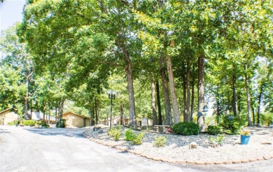 **Rare Find, Charming Townhome Near Lake Windsor  Bella Vista on Bella Vista Country Club - Berksdale in Arkansas - for sale on GolfHomes.com, golf home, golf lot