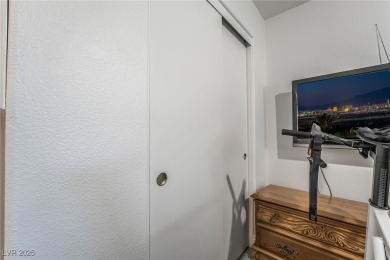 Luxurious 3-bedroom, 2-bathroom home in the prestigious on Stallion Mountain Golf Course in Nevada - for sale on GolfHomes.com, golf home, golf lot