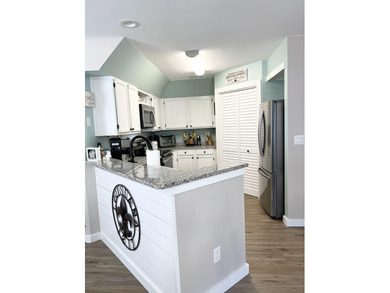 TURN KEY TOWNHOME! STUNNING remodeled in Crosswinds Landing!! on Fort Walton Beach Golf Course in Florida - for sale on GolfHomes.com, golf home, golf lot