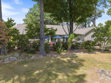 Indian Hills fairway living in a single level home situated on a on Indian Hills Country Club in Arkansas - for sale on GolfHomes.com, golf home, golf lot